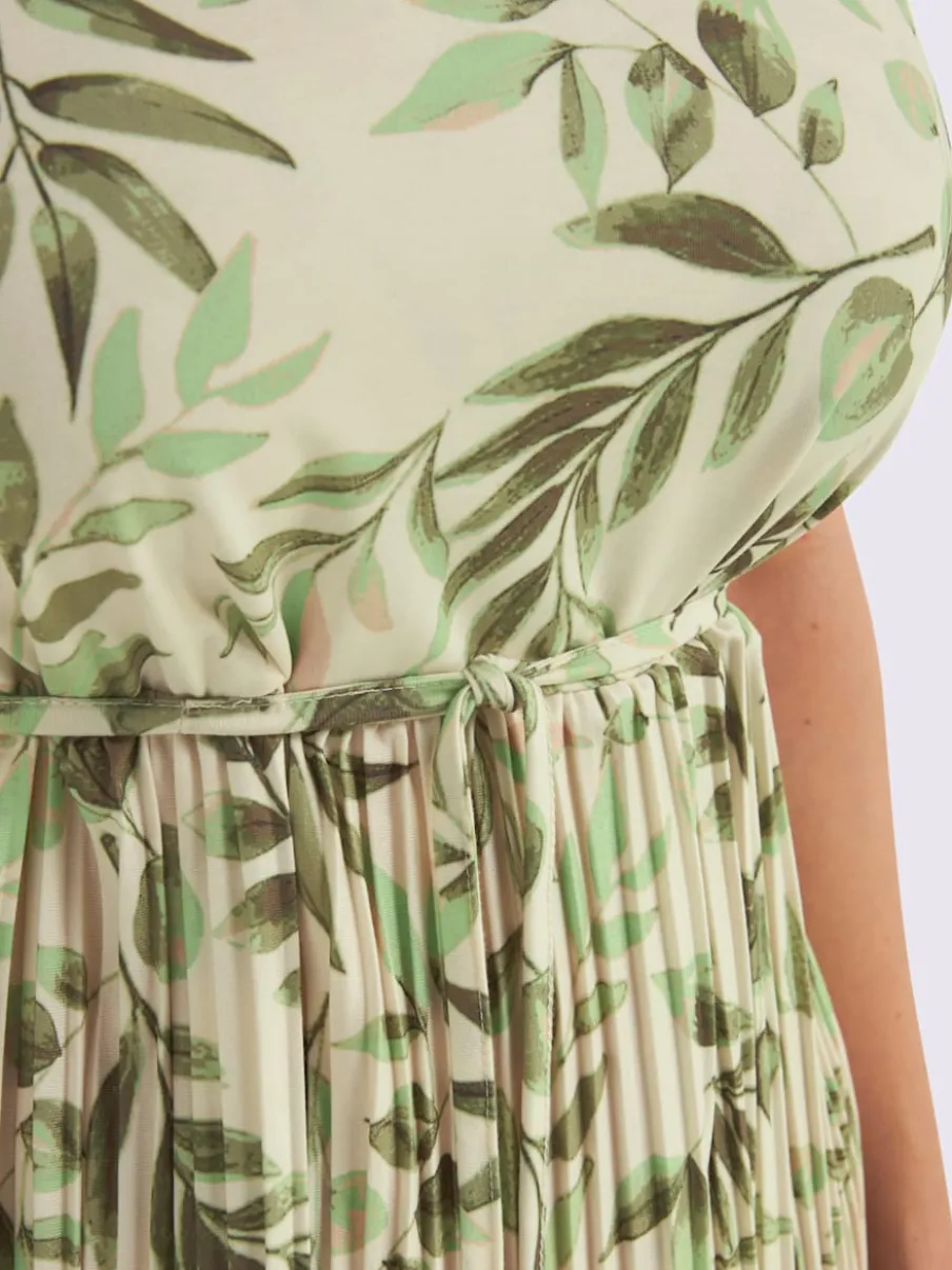 Robe à fleurs col v devant et au dos