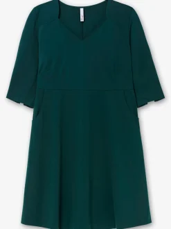 Robe fourreau encolure en forme de cœur