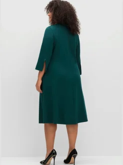 Robe fourreau encolure en forme de cœur
