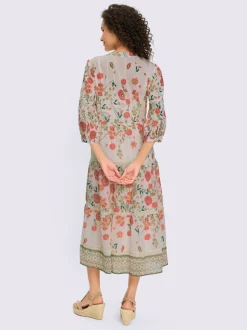 Robe imprimée avec encolure ronde et manches 3/4 fleuries