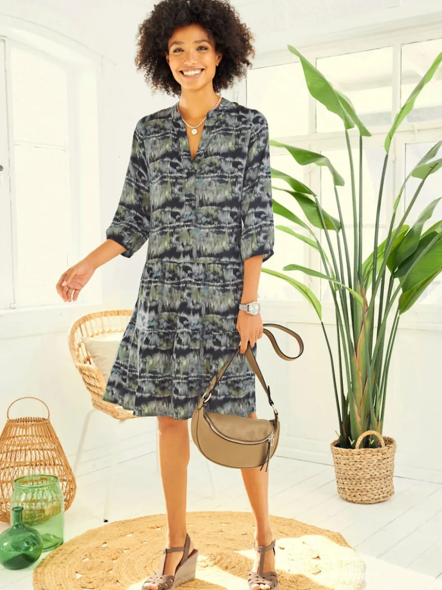 Robe imprimée tissée à encolure V ouverte ajustée