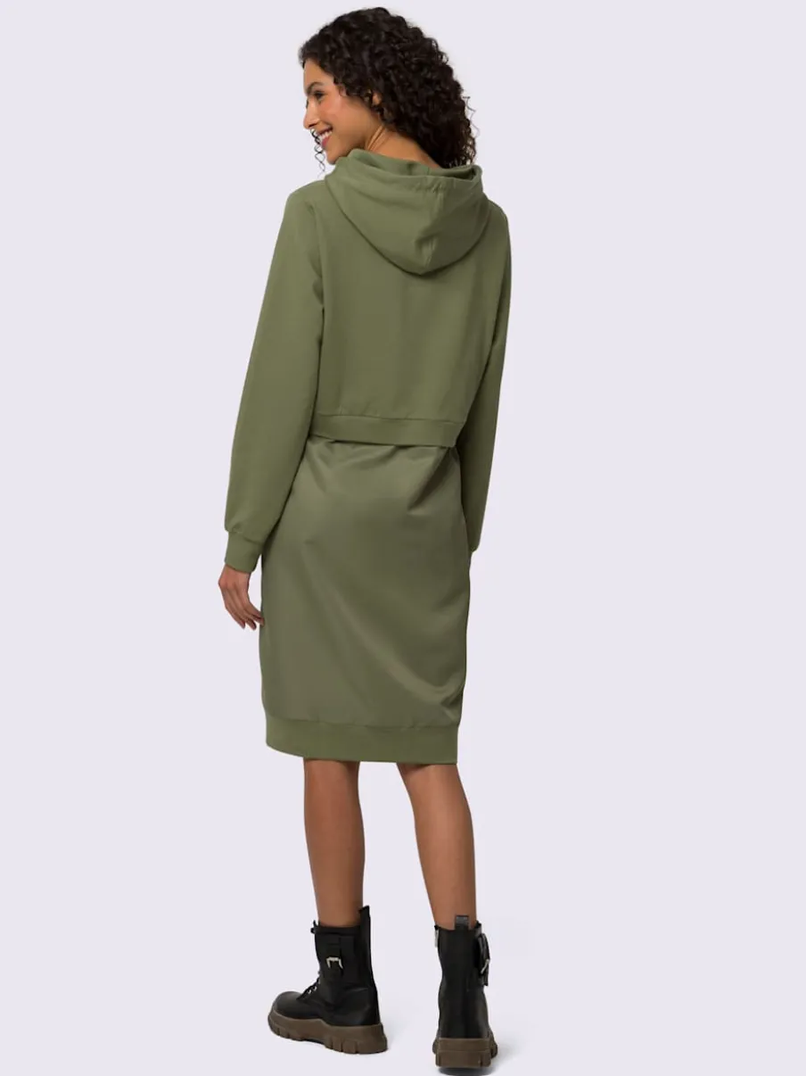 Robe légère à capuche avec manches longues et poches