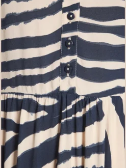 Robe longue avec encolure ronde et manches 3/4 à imprimé animal