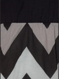 Robe longue avec encolure ronde et bretelles larges
