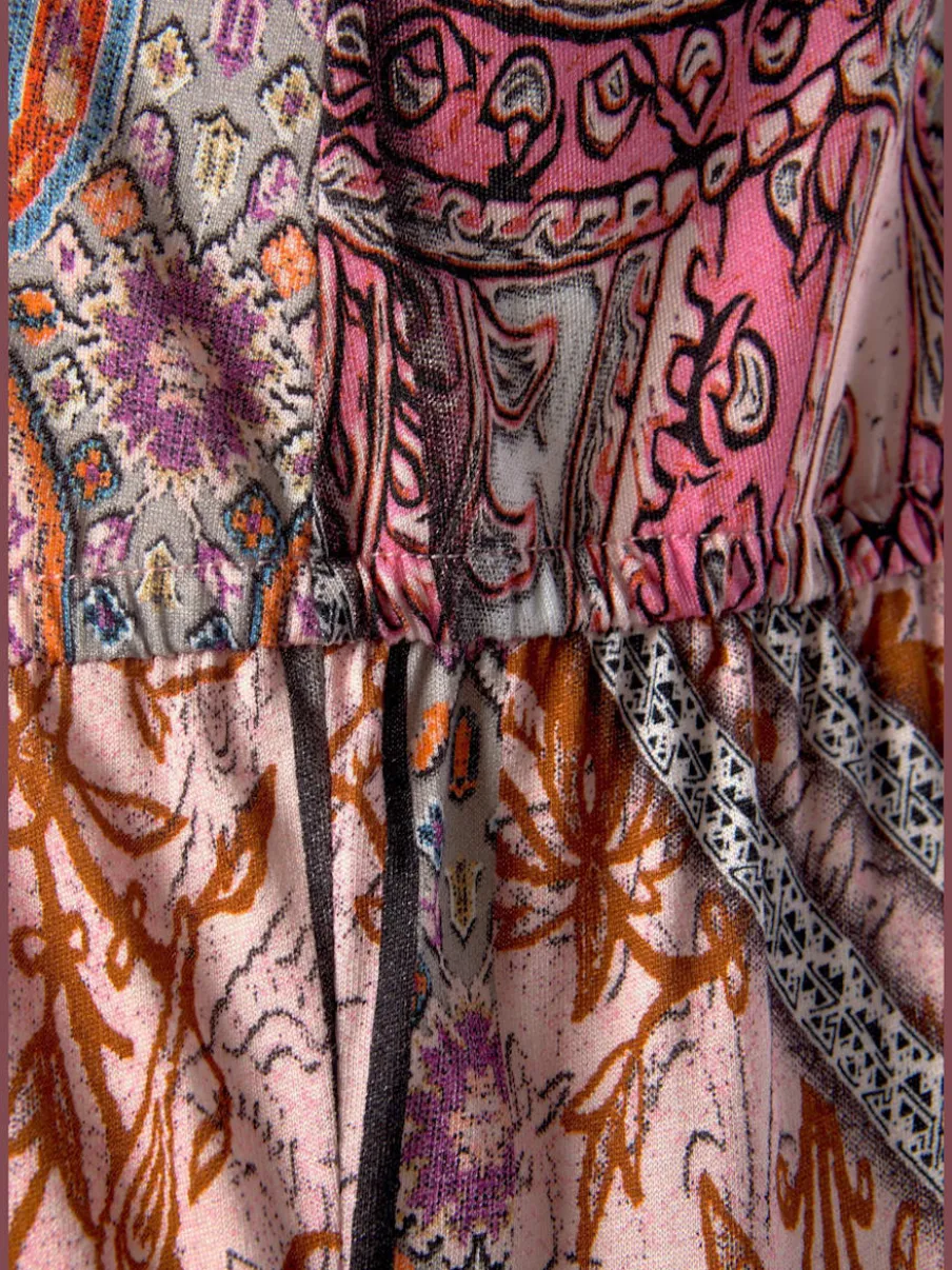 Robe longue col V devant et au dos avec taille élastiquée et jupe volantée