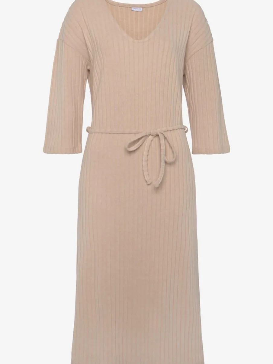 Robe longue côtelée avec encolure en v ajustée