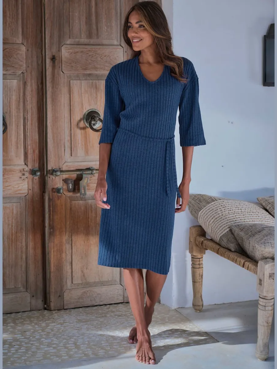 Robe longue côtelée avec encolure en v ajustée
