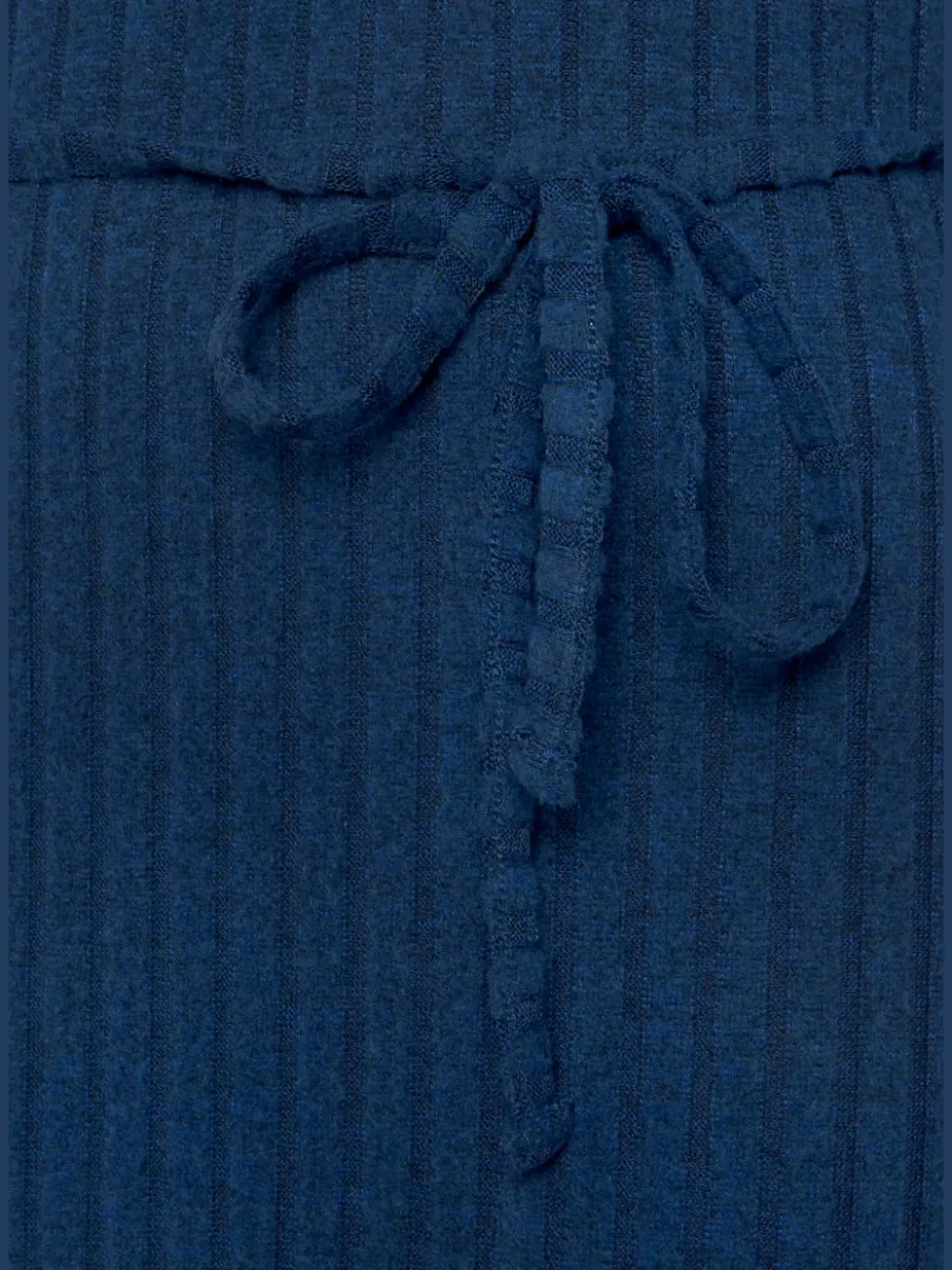 Robe longue côtelée avec encolure en v ajustée