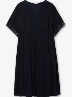 Robe longue dentelle crochetée