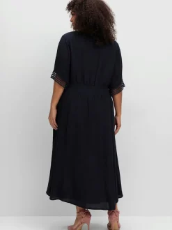 Robe longue dentelle crochetée