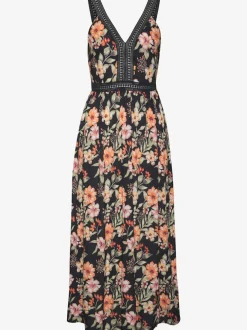 Robe longue d'été imprimée avec détails dentelle et smocké