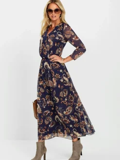 Robe longue fluide avec col en V et manches transparentes