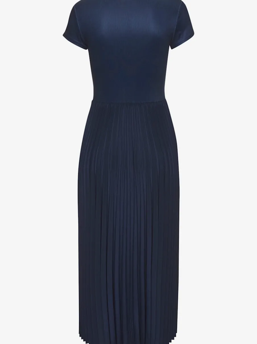 Robe mi-longue avec jupe plissée et col rond