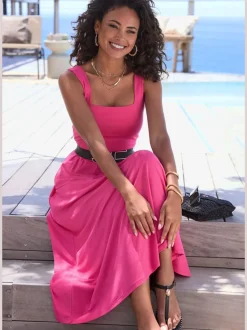Robe mi-longue en jersey avec encolure droite et poches