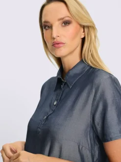 Robe polo au style sportif chic avec boutons fantaisie