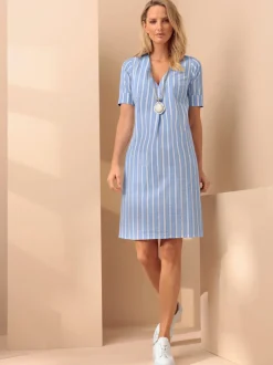 Robe à rayures sportives avec col V et manches courtes