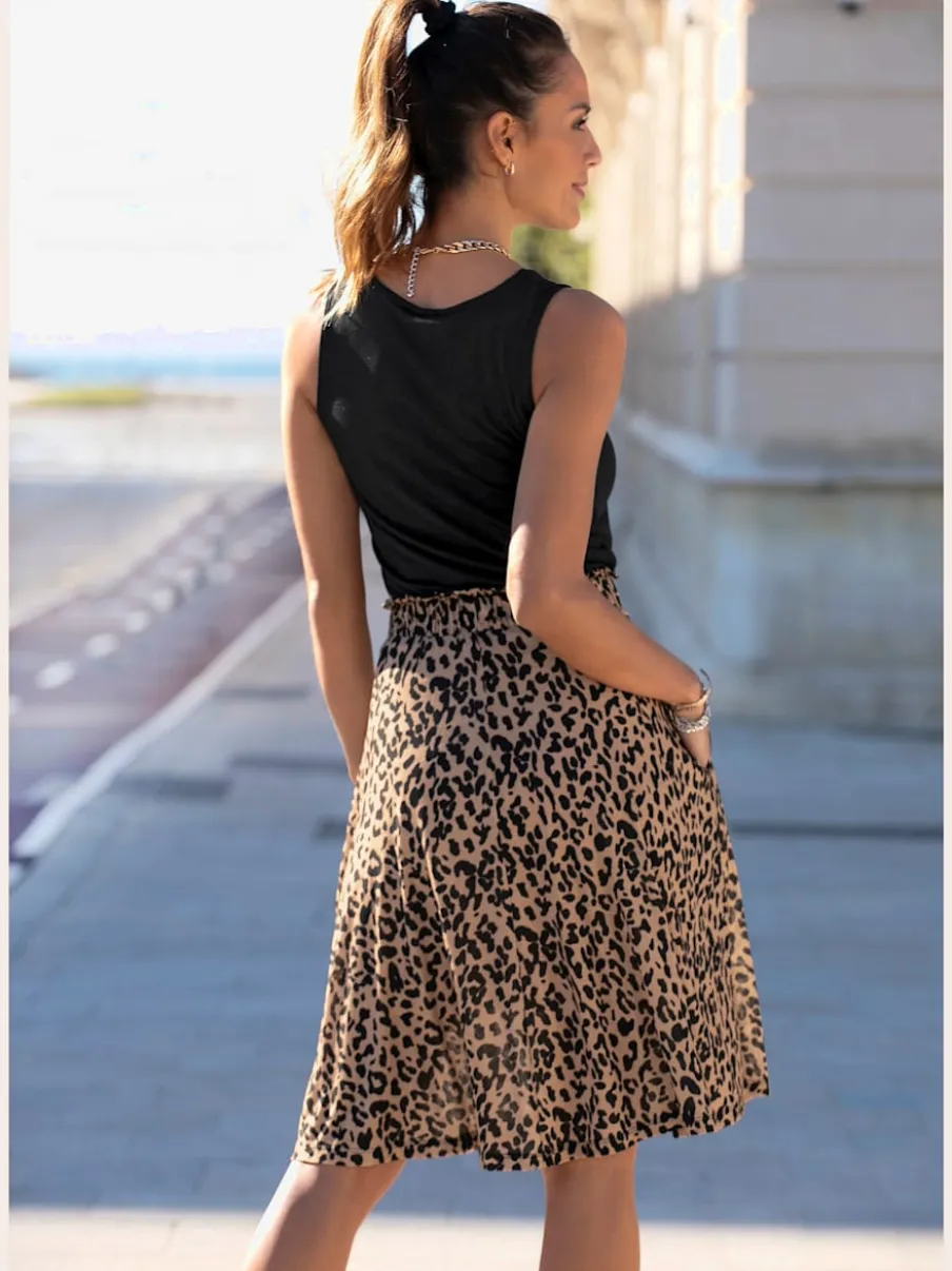 Robe sans manches en viscose avec imprimé animal.