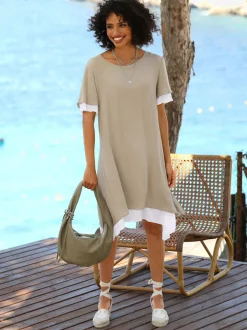 Robe simple en tissu léger avec ourlet pointu