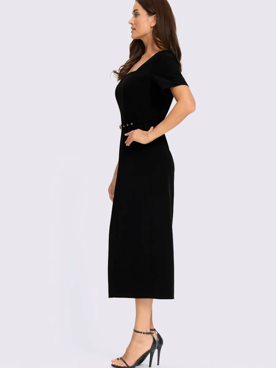 Robe tissée avec ceinture à boucle décorative