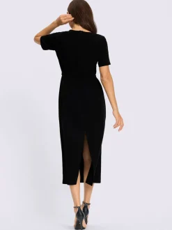 Robe tissée avec ceinture à boucle décorative
