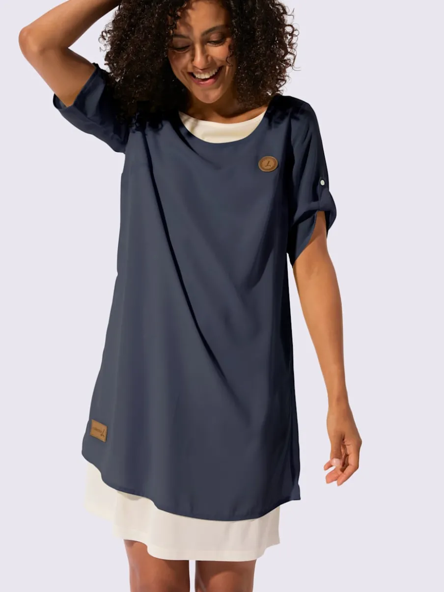 Robe tissée à encolure ronde et manches courtes retroussables