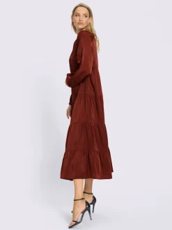 Robe tissée en satin avec encolure ronde et manches longues