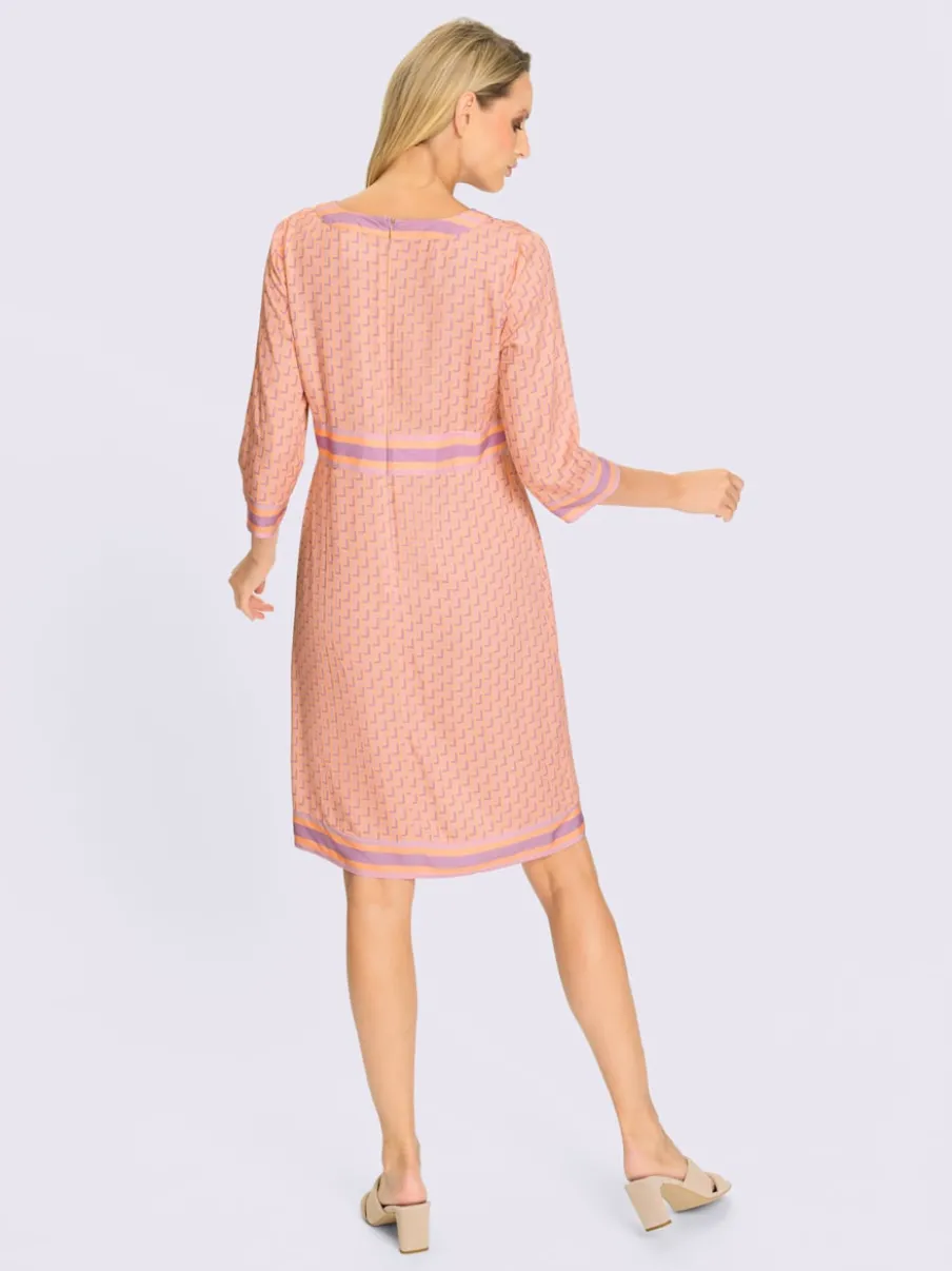 Robe tissée en viscose douce avec encolure V