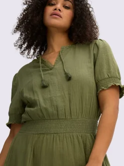 Robe tunique encolure ronde avec v ouvert et lien à nouer