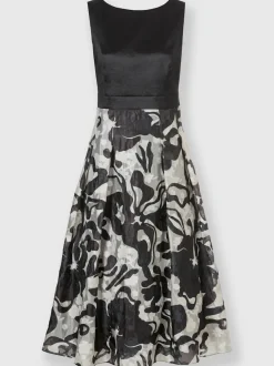 Robe évasée jacquard à encolure ronde et poches latérales