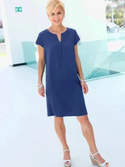 Robe évasée manches courtes col rond en viscose lisse
