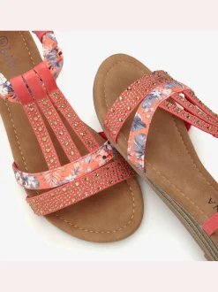 Sandales avec superbes éléments décoratifs au style ethnique