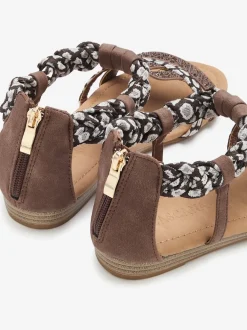 Sandales avec superbes éléments décoratifs au style ethnique