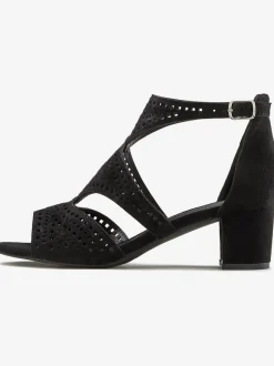 Sandales à brides petites découpes