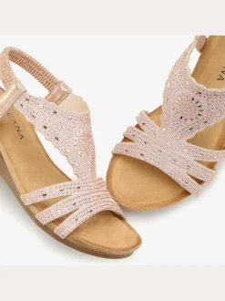 Sandales compensées détails brillants discrets – apportent une touche féminine et élégante à n'importe quelle tenue estivale