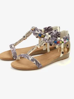 Sandales différents éléments décoratifs pour une allure, sophistiquée et raffinée