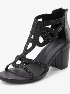 Sandales tendance avec découpes