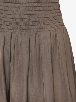 Short d'été léger avec large ceinture smockée et coupe décontractée