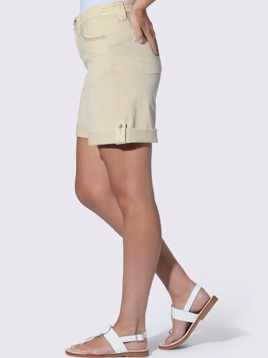 Short en jean avec couture décorative et poches pratiques