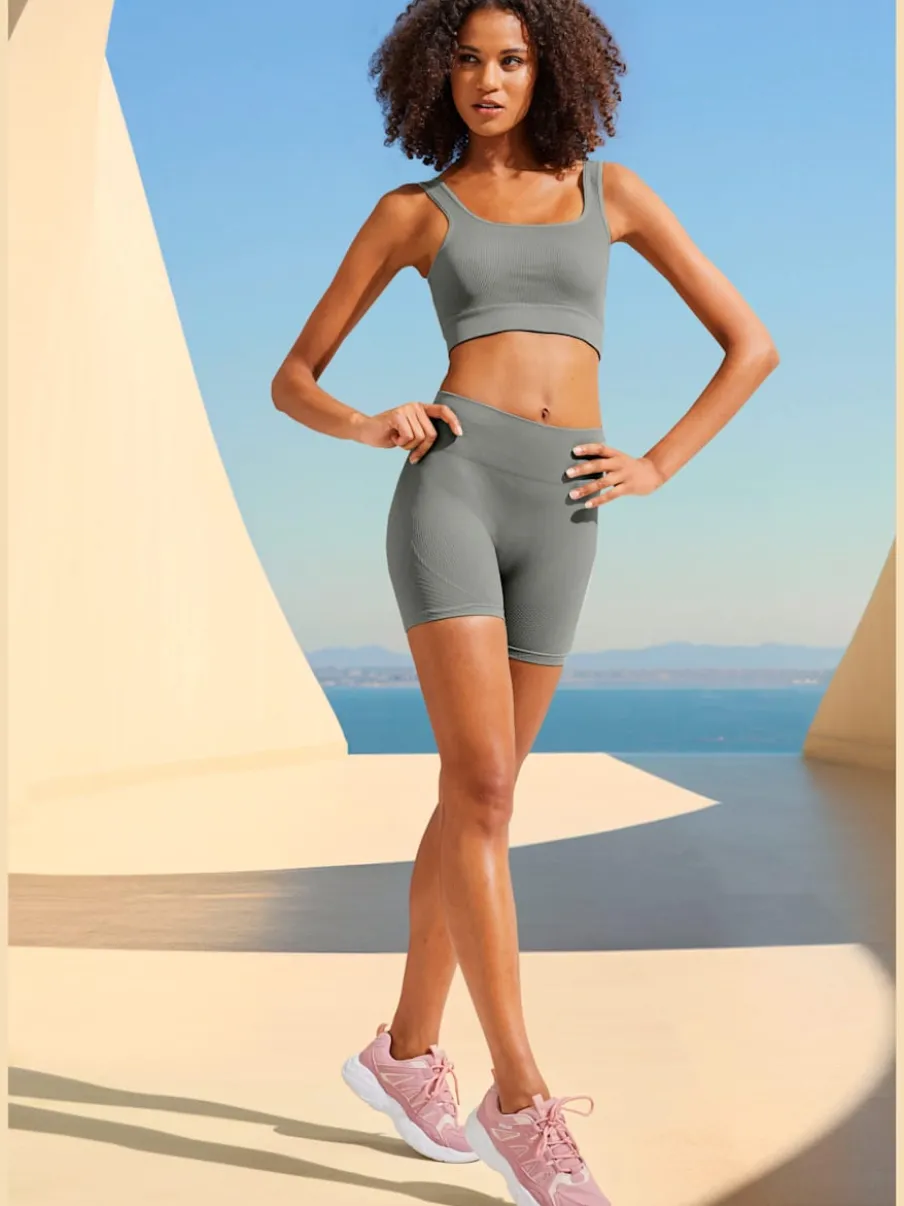 Short sans coutures moulant avec structure côtelée douce