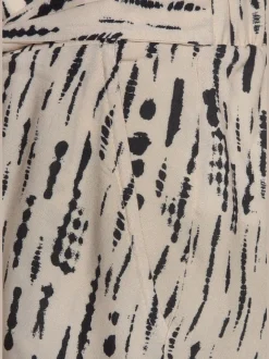 Shorts décontractés à poches fendues en tissu léger