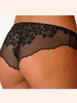 Slip en résille légèrement transparente