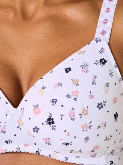 Soutien-gorge à coques sans armatures à bonnets moulés et bretelles réglables