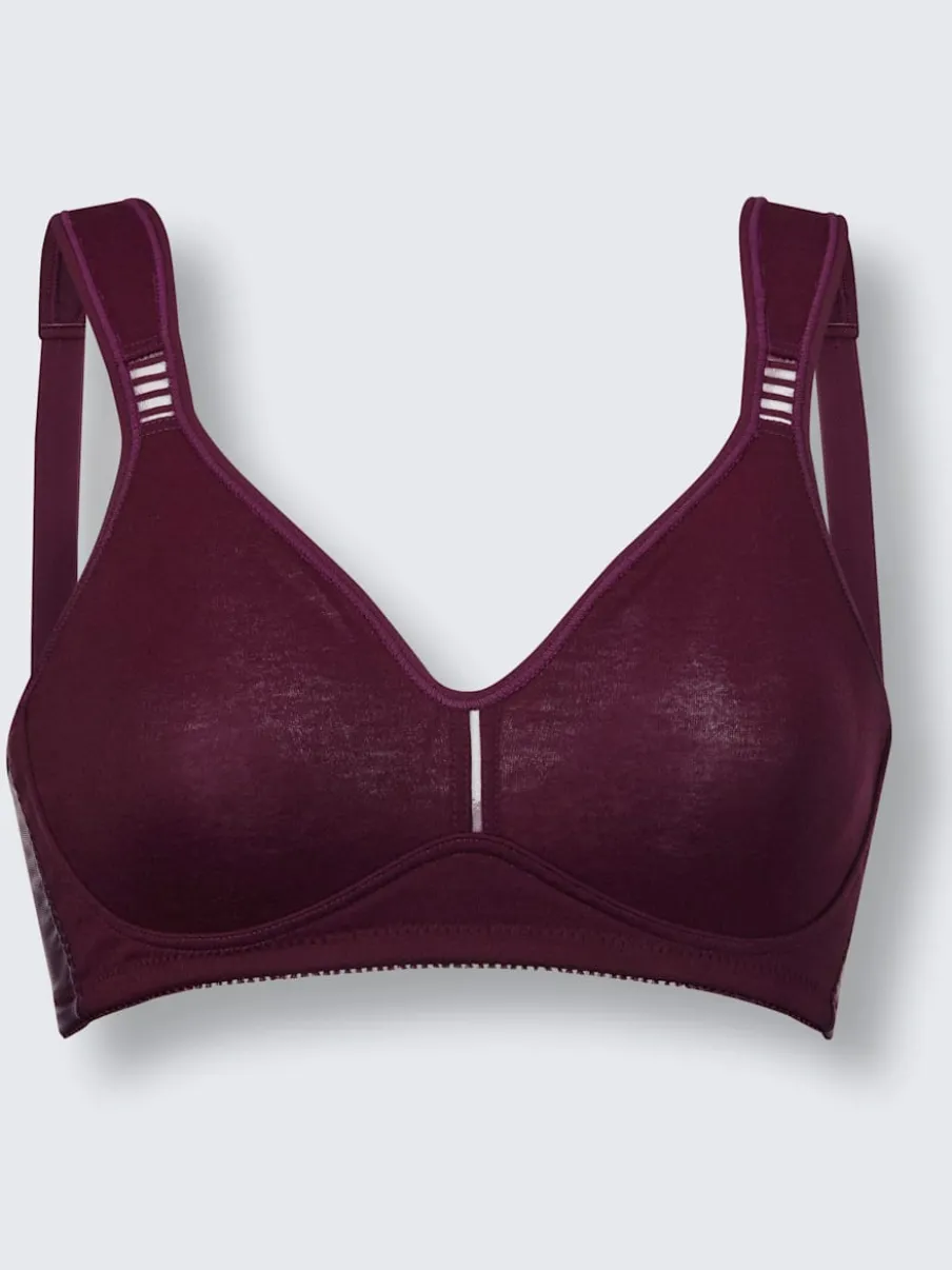 Soutien-gorge sans armatures à bonnets moulés et bretelles réglables