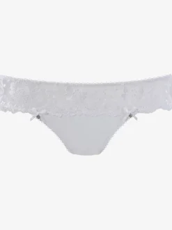 String tanga élégant aux détails séduisants