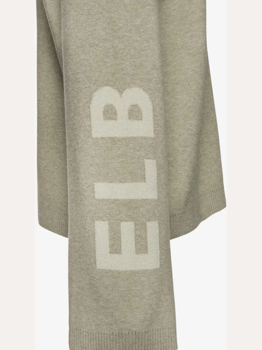 Sweater en tricot doux avec col roulé et manches longues