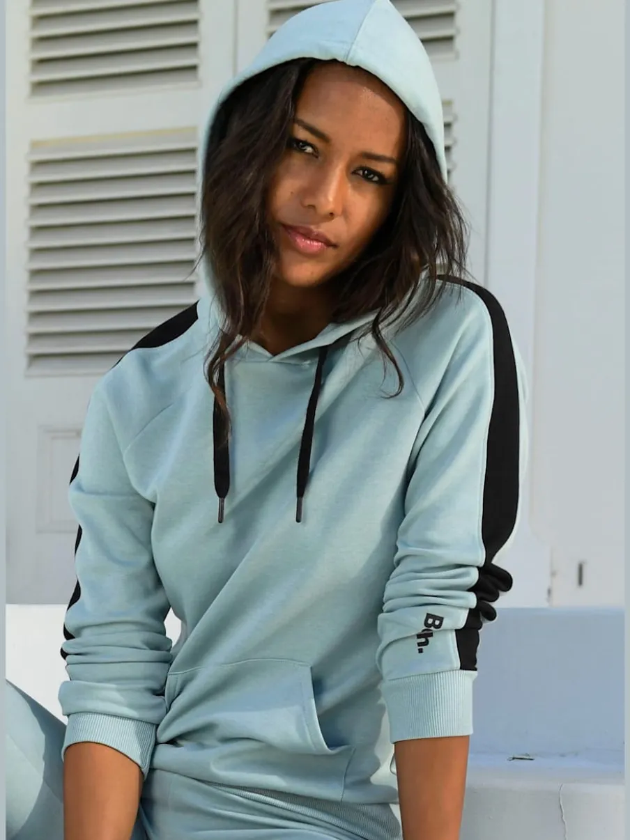 Sweatshirt à capuche avec manches longues et poche kangourou