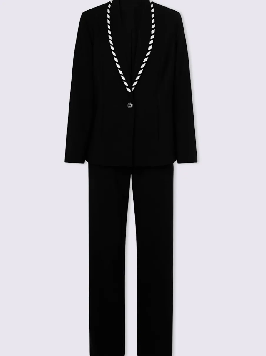 Tailleur pantalon avec blazer à col revers et poches