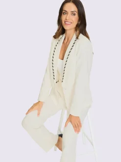 Tailleur pantalon avec blazer à col revers et poches