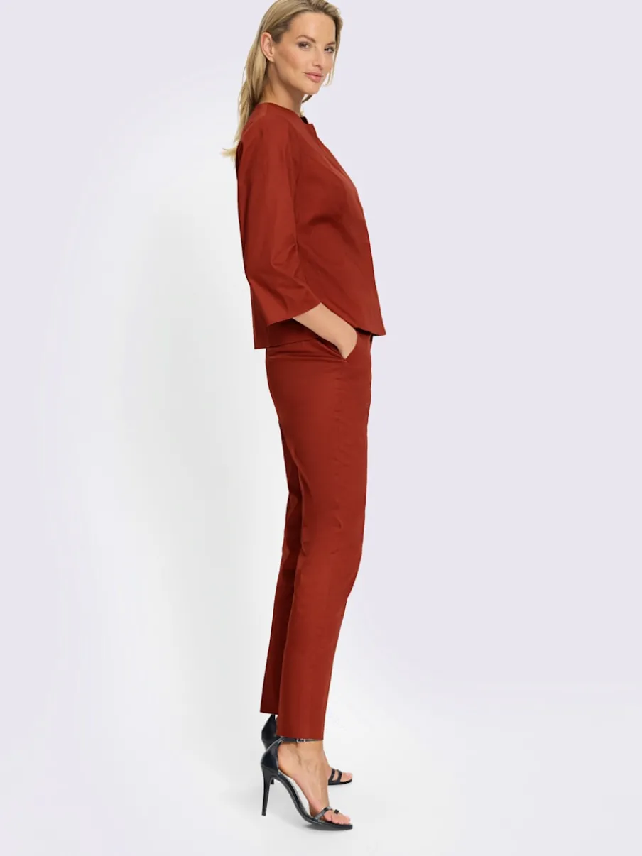 Tailleur-pantalon à blazer rond et manches 3/4 avec poches