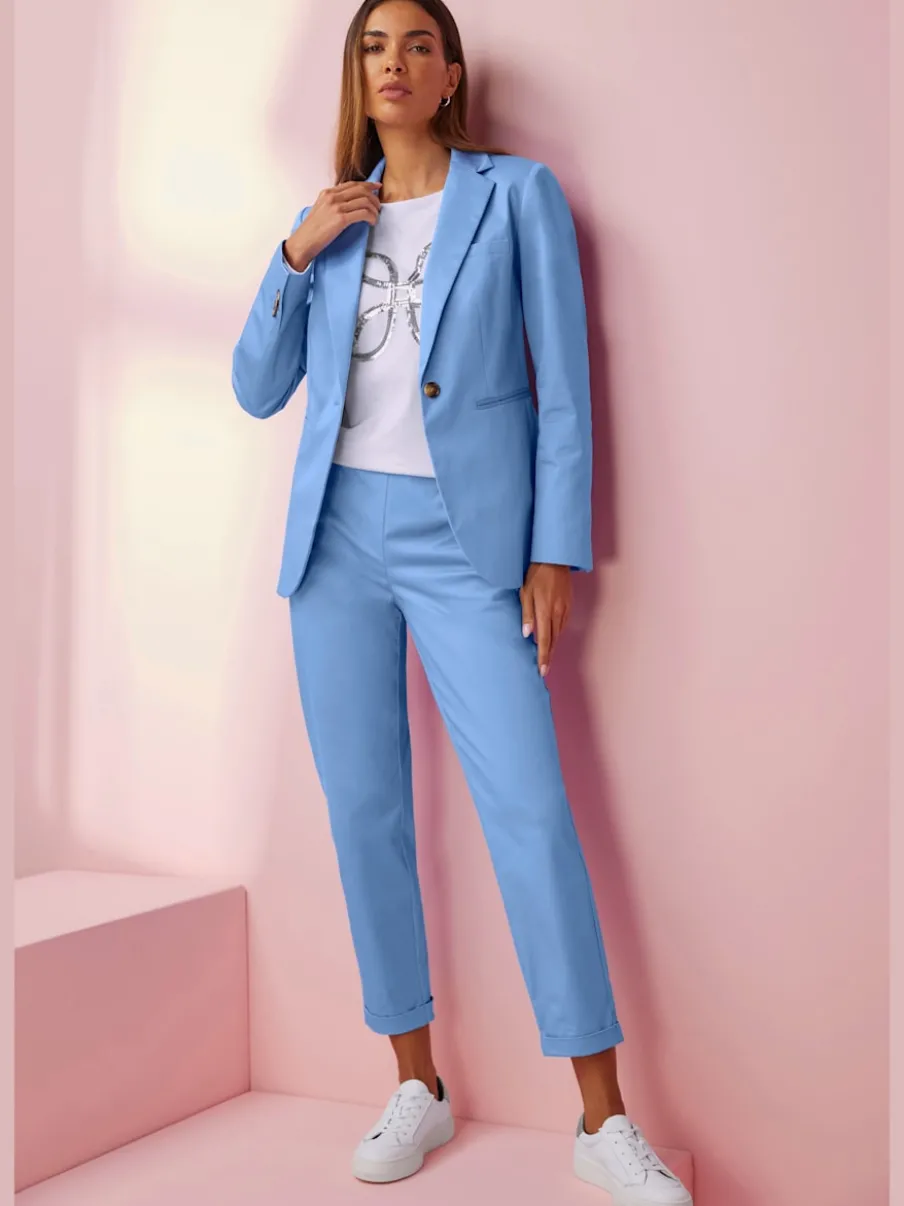 Tailleur pantalon chic avec blazer à col revers